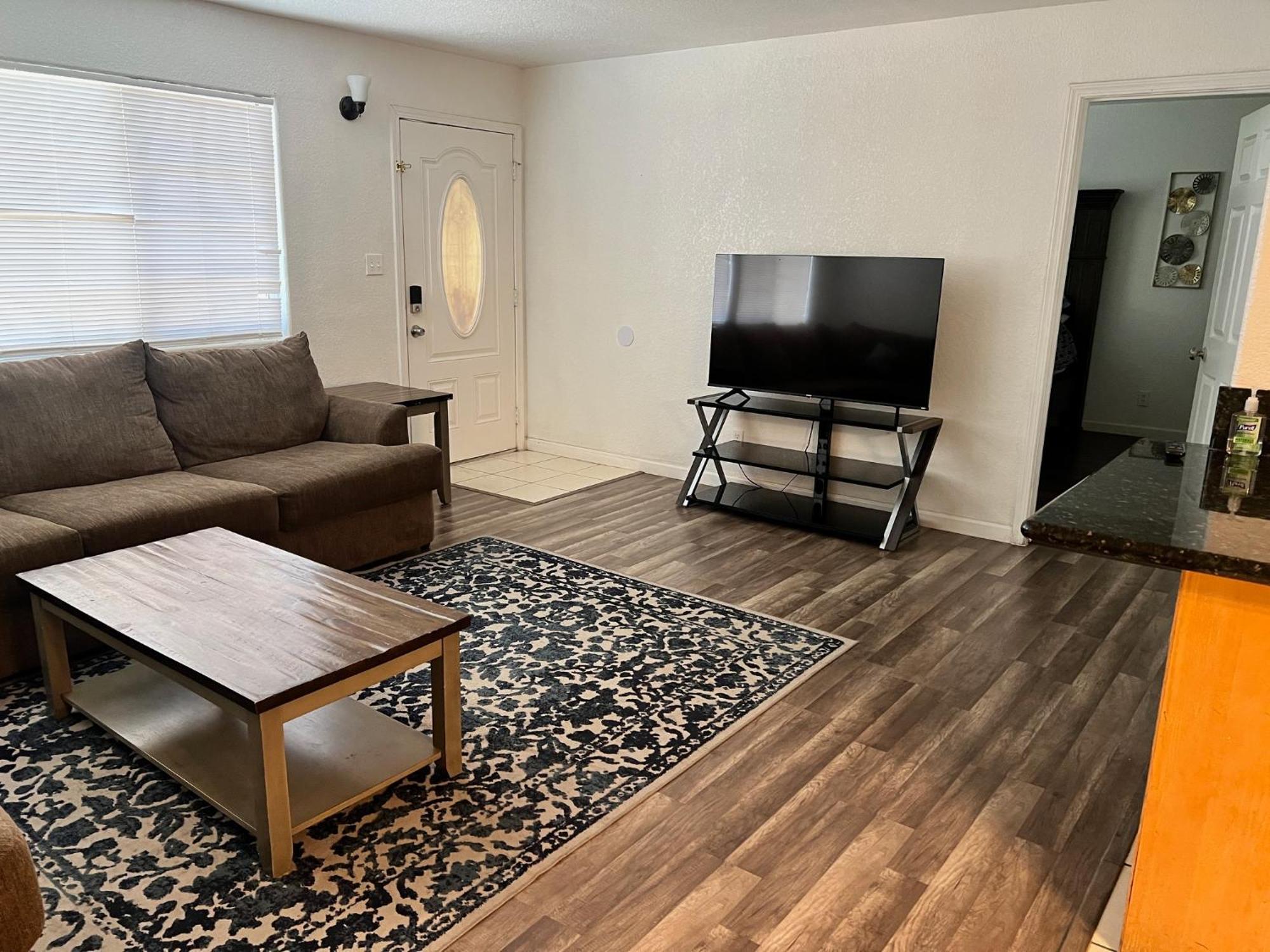 Lovely 1Bed,1Bath Condo With Free Parking Fresno Exterior foto